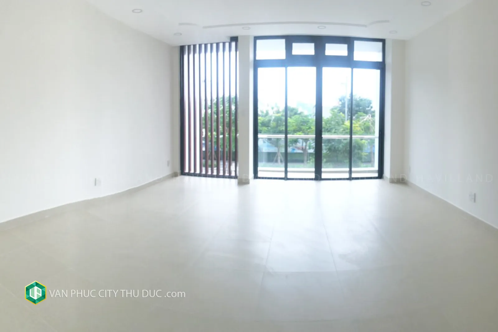 Dư chỗ cho thuê nhà thô 147m2 (7x21m) hướng Tây