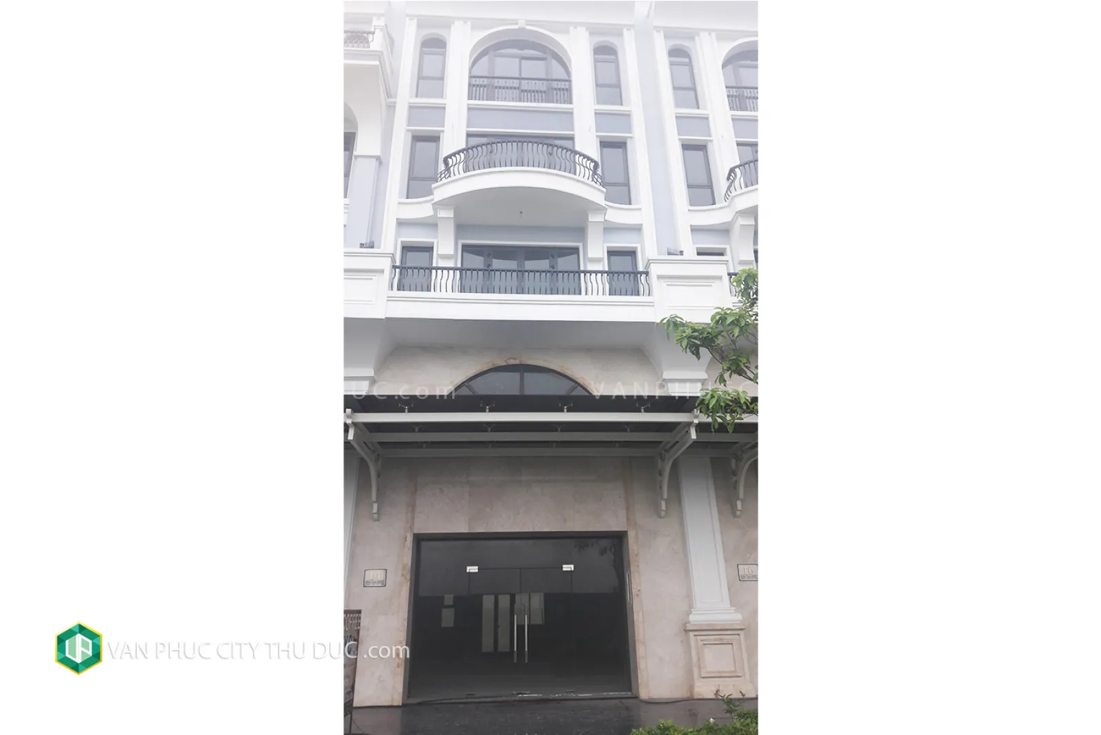 Dư chỗ cho thuê nhà thô Trệt + Lửng + 3 lầu 7x21m 147m2 đường lớn 16m hướng Tây