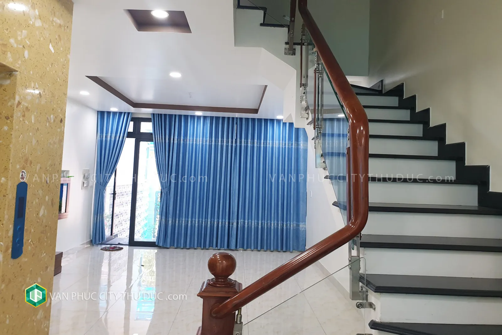 Dư chỗ cho thuê từng sàn riêng biệt hướng Nam