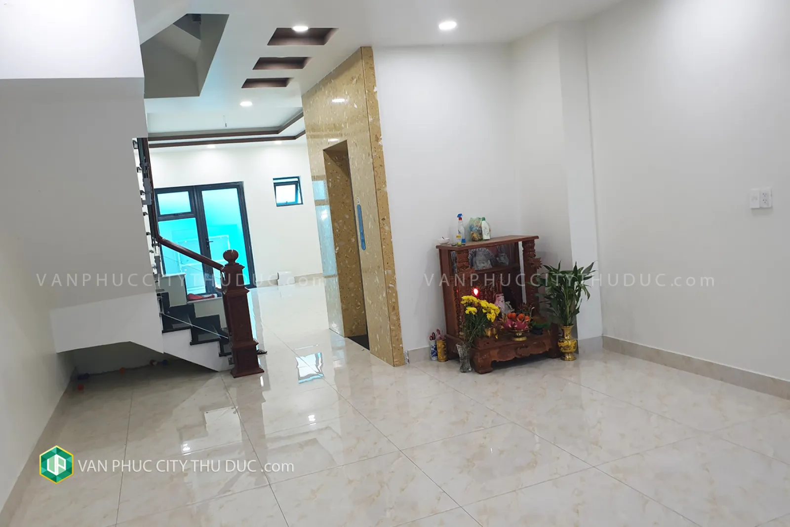 Dư chỗ cho thuê từng sàn riêng biệt hướng Nam