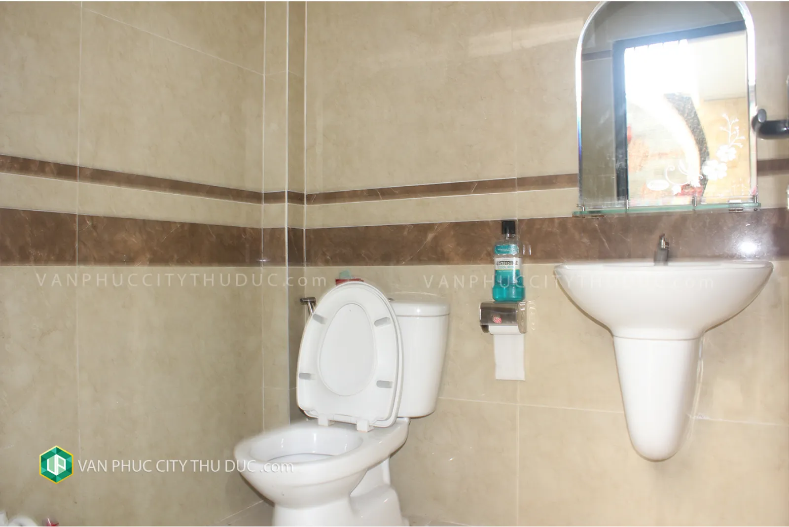 Dư chỗ cho thuê từng sàn riêng biệt hướng Nam 40 m2m2 () 13m