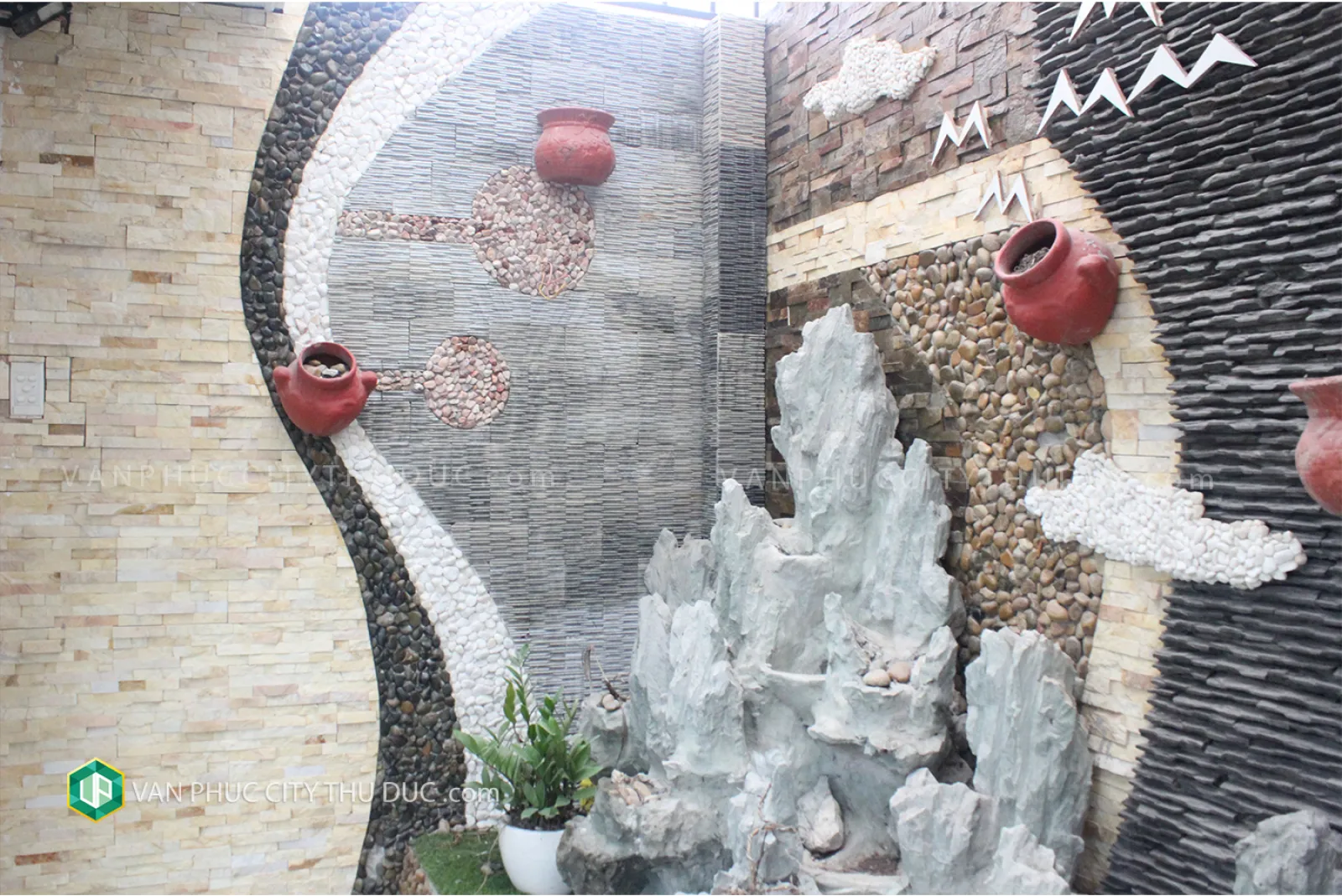 Dư chỗ cho thuê từng sàn riêng biệt hướng Nam 40 m2m2 () 13m