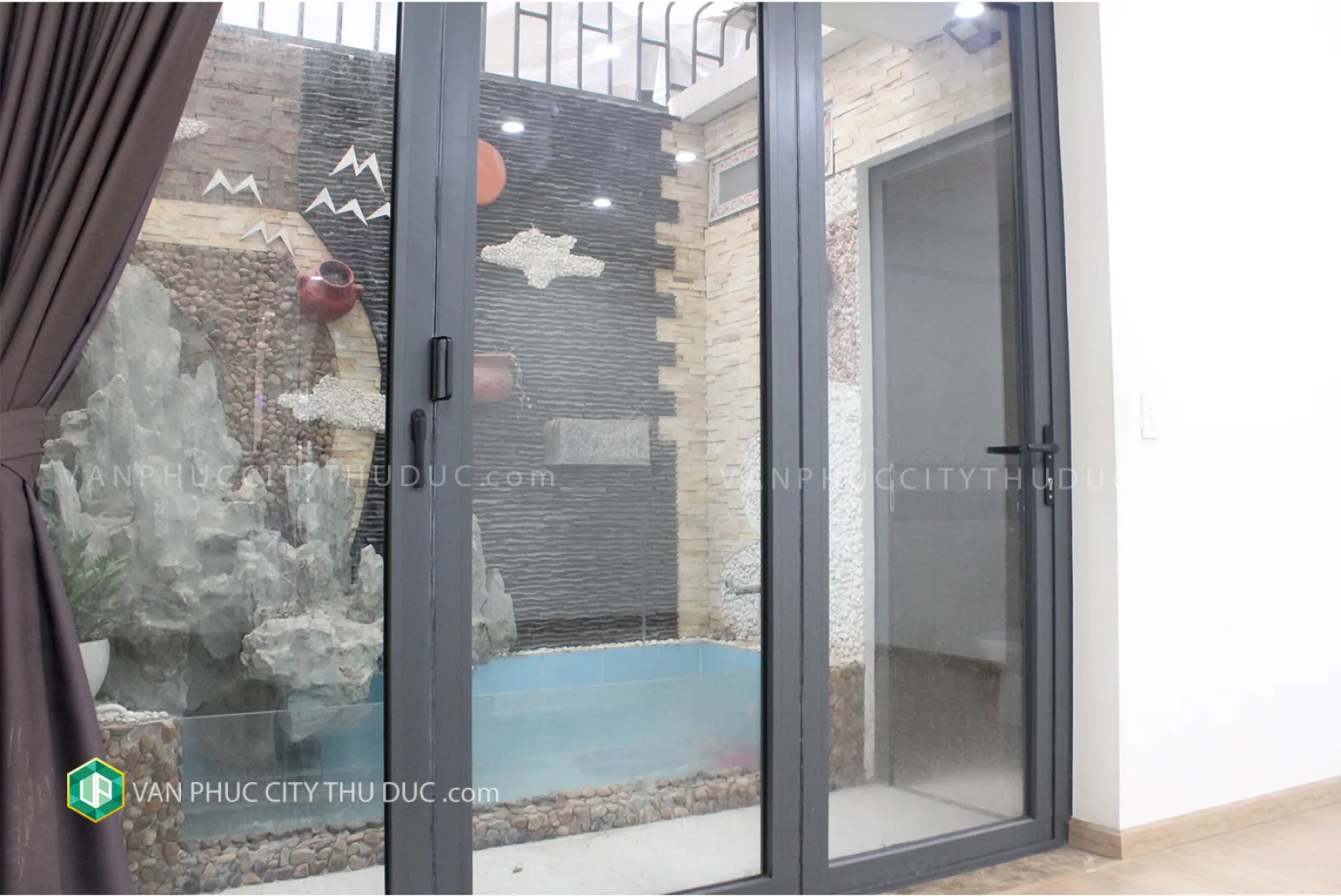 Dư chỗ cho thuê từng sàn riêng biệt hướng Nam 40 m2m2 () 13m