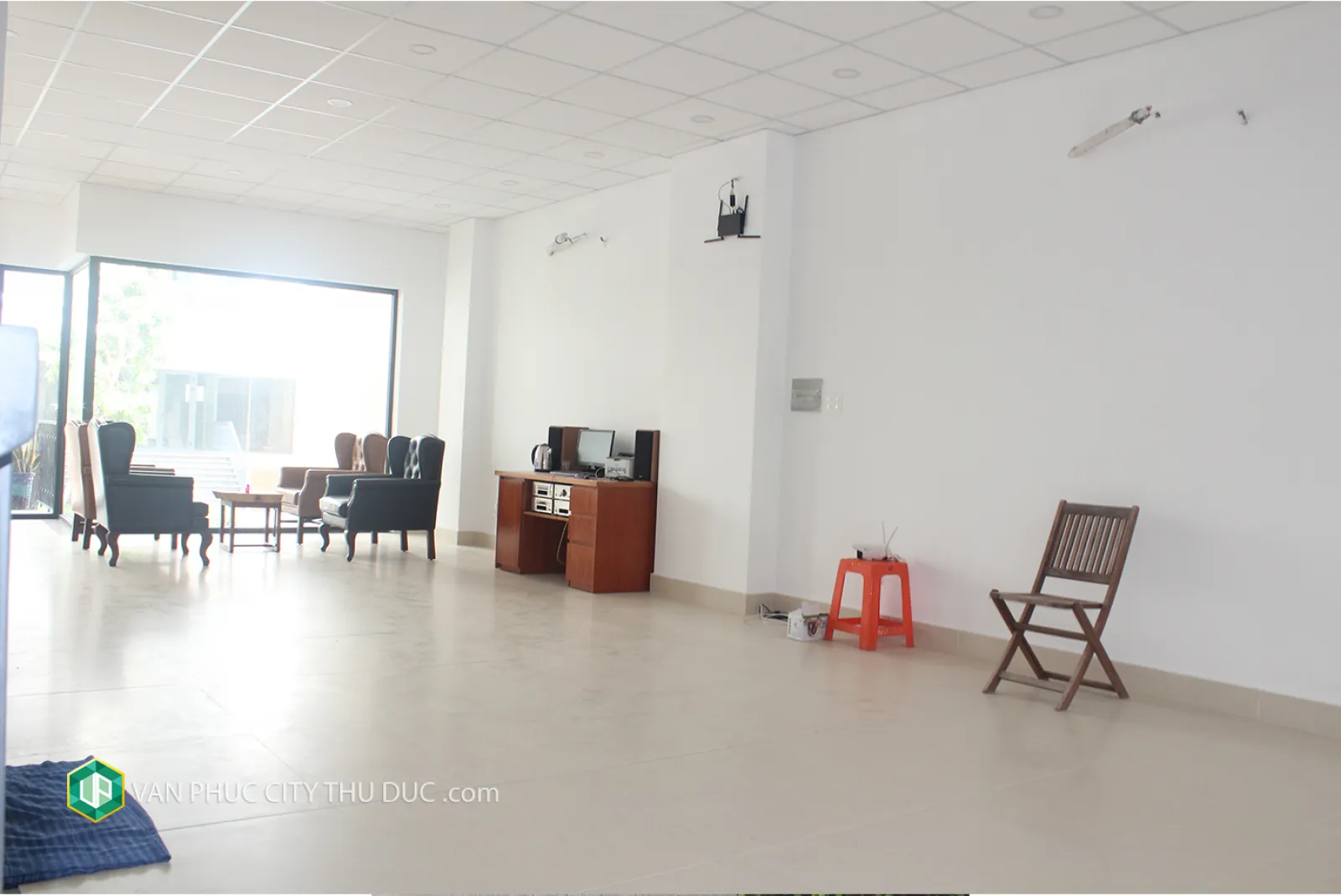 Dư chỗ cho thuê từng sàn riêng biệt hướng Nam