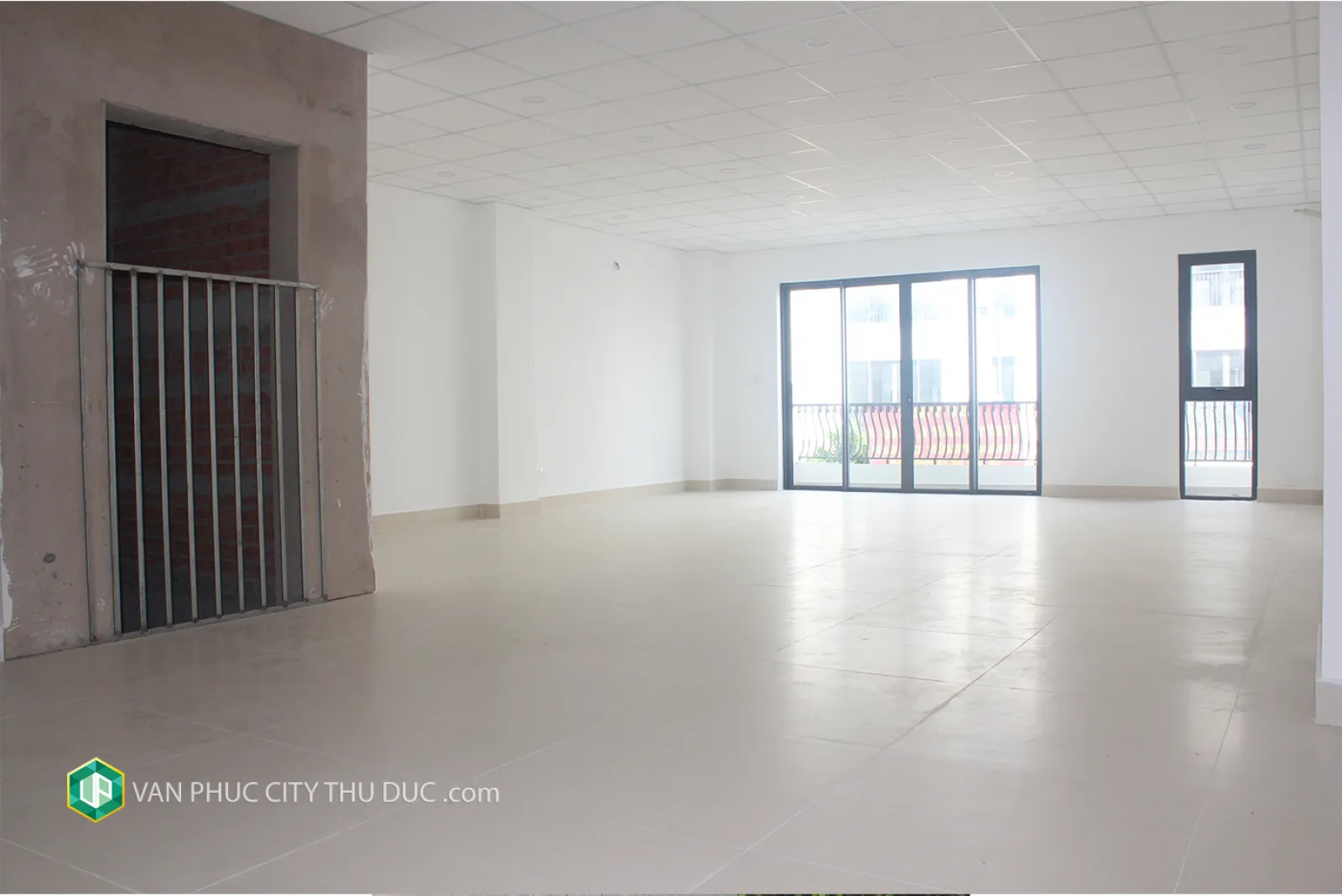 Dư chỗ cho thuê từng sàn riêng biệt hướng Nam