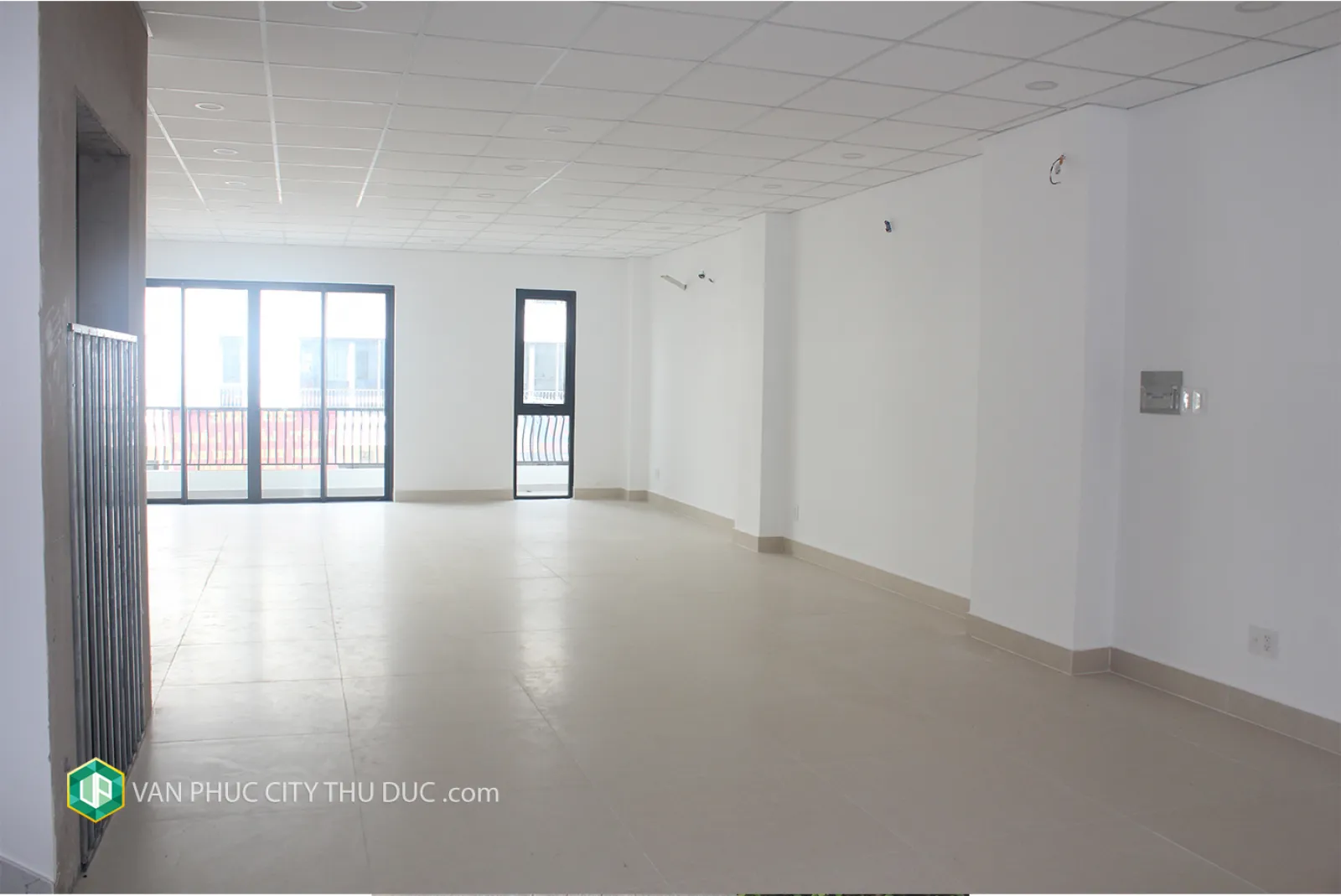 Dư chỗ cho thuê từng sàn riêng biệt hướng Nam