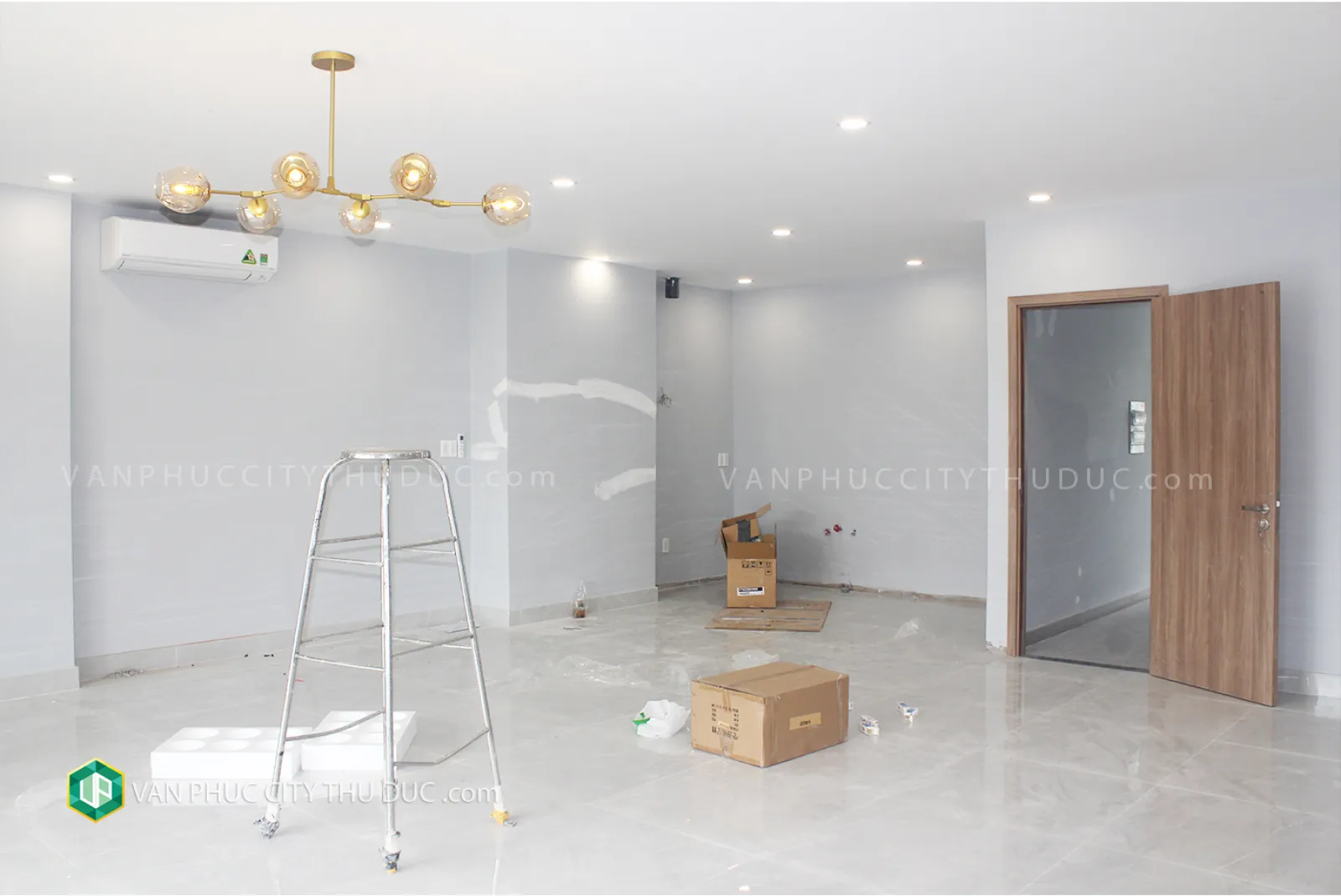 Khách cho thuê nhà phố Vạn Phúc Hầm + 4 lầu 6x17m đường rộng 13m hướng Bắc