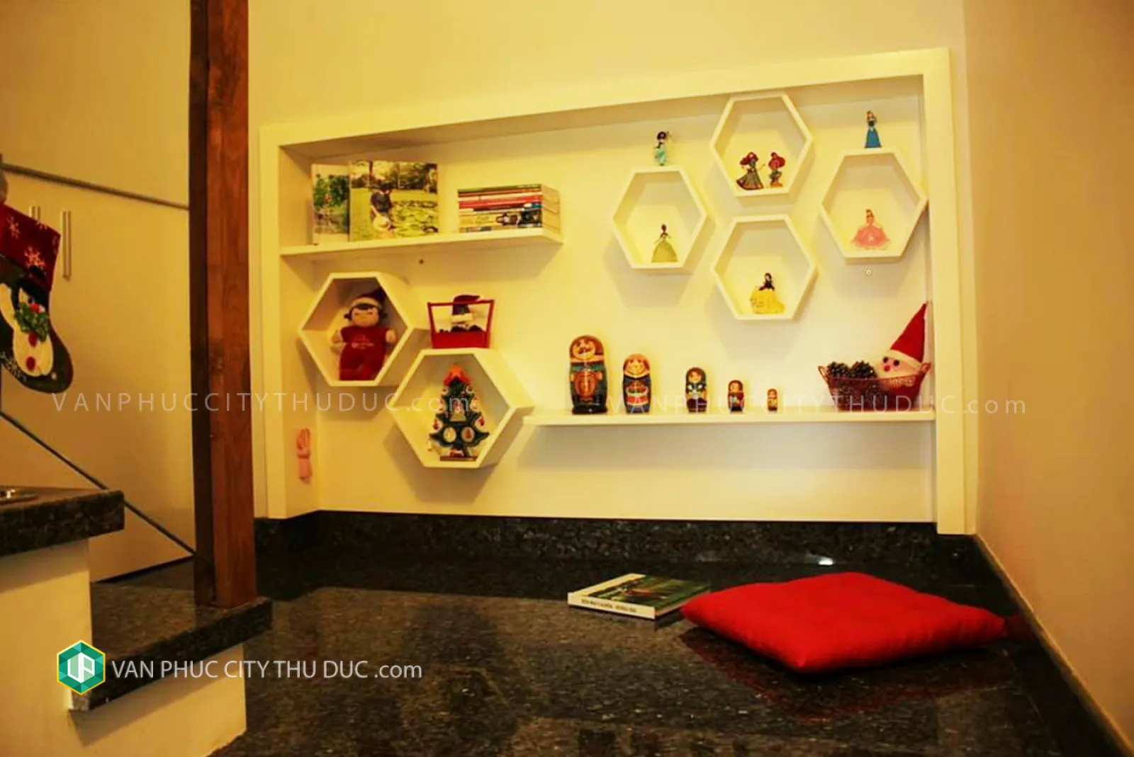 Khách cho thuê nhà phố Vạn Phúc ngay khu hồ bơi hướng Nam 120m2 (6x20m) đường lớn 25m