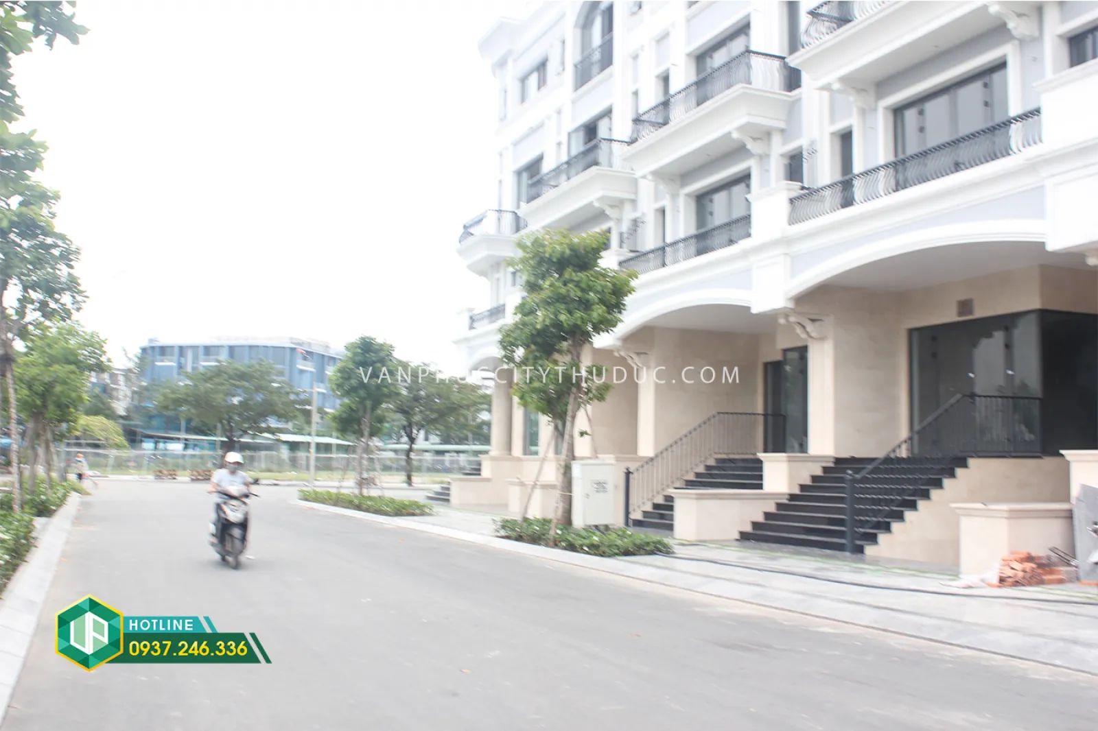 Tôi cho thuê 245m2 20m hướng Tây Bắc